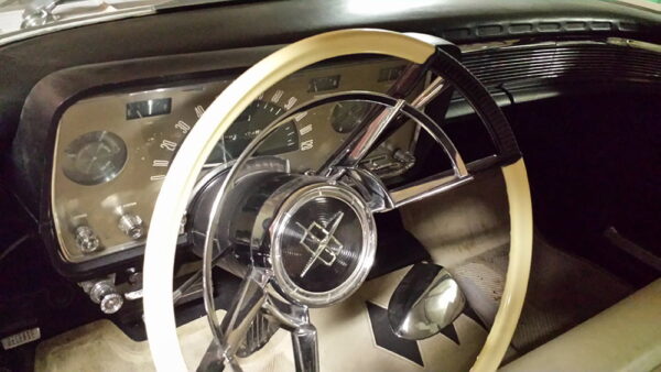 1959-Lincoln-continental-coupe-interior-2