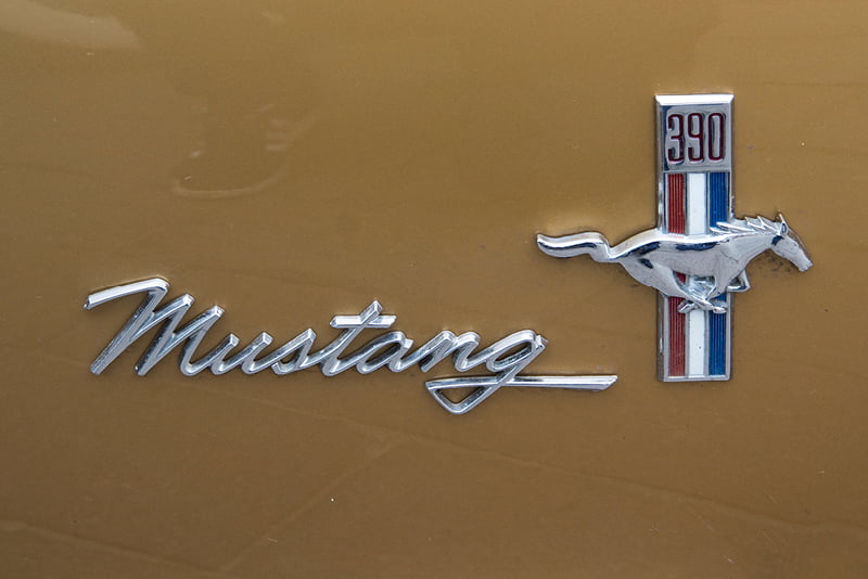 Ford-Mustang-Badge.jpg